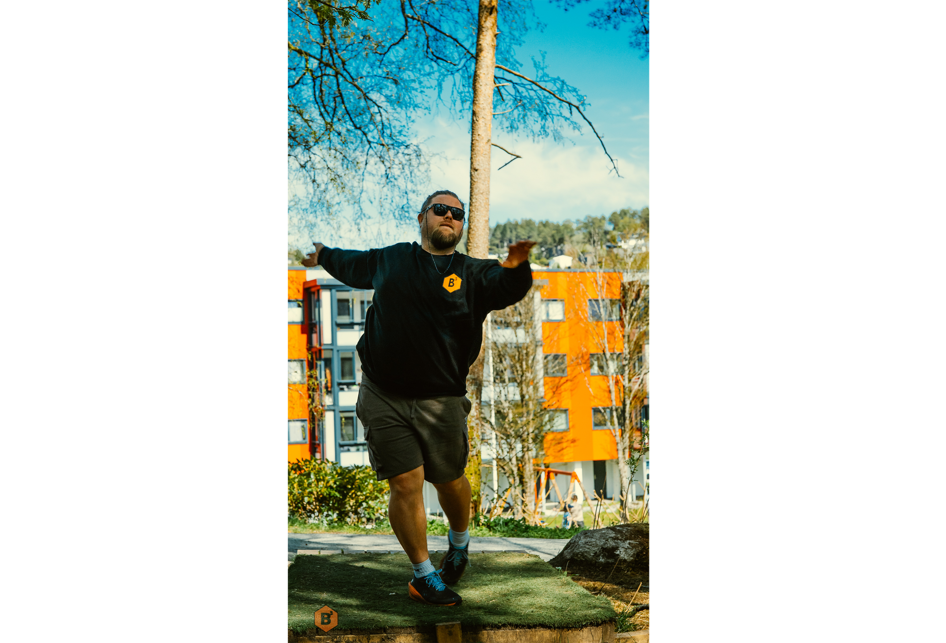 Bouncebackbirdie_merch_tilbehør_genser