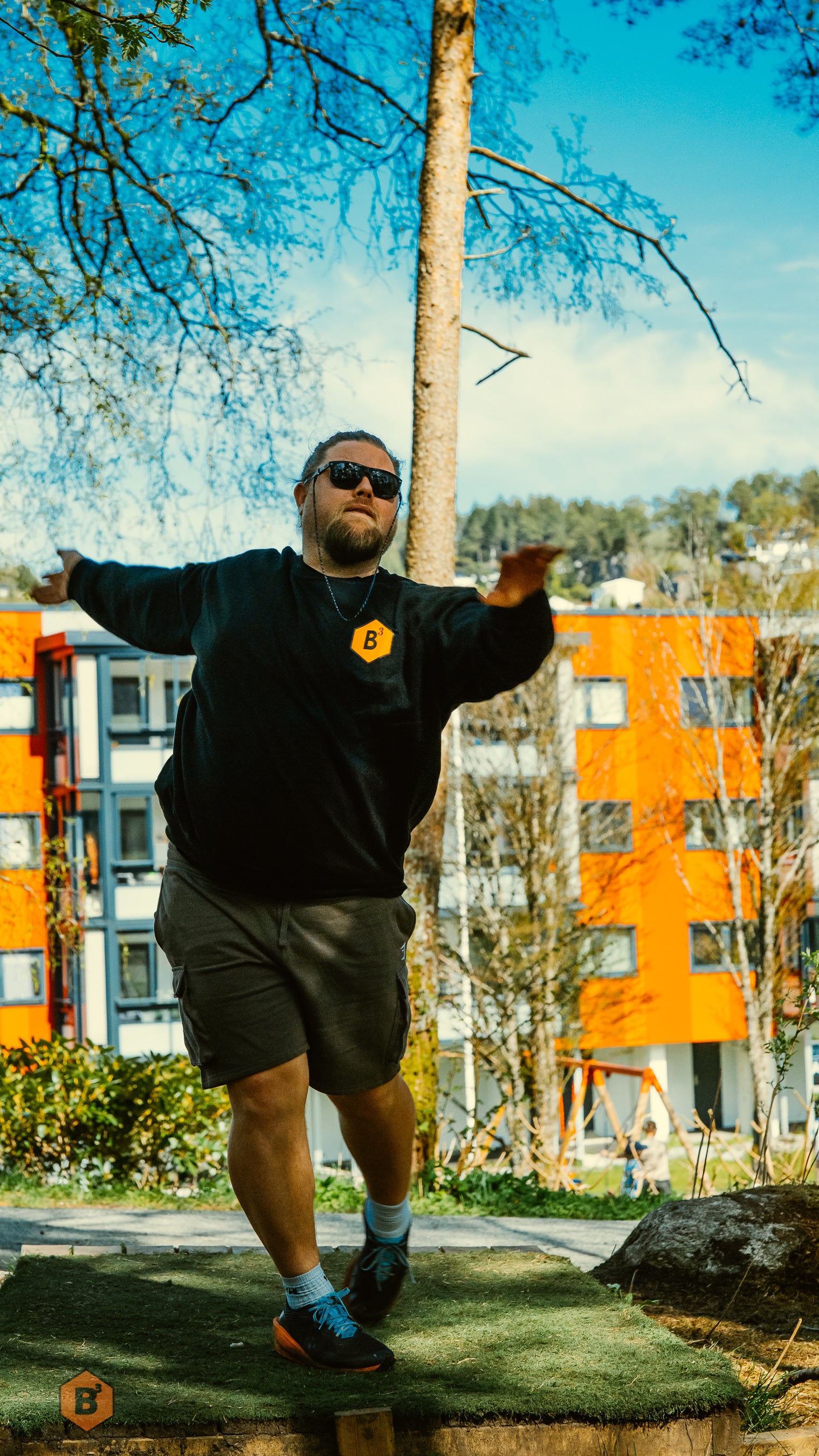bouncebackbirdie_merch_genser