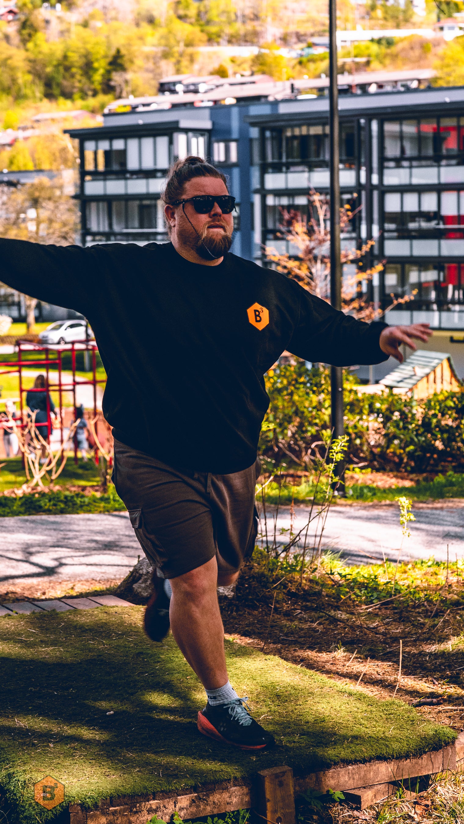 bouncebackbirdie_merch_genser